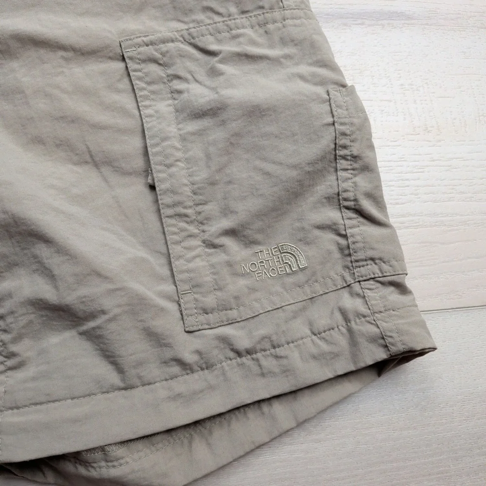 The North Face Cargo Shorts Mens Small Khaki Tan Nylon Hiking Outdoors READ